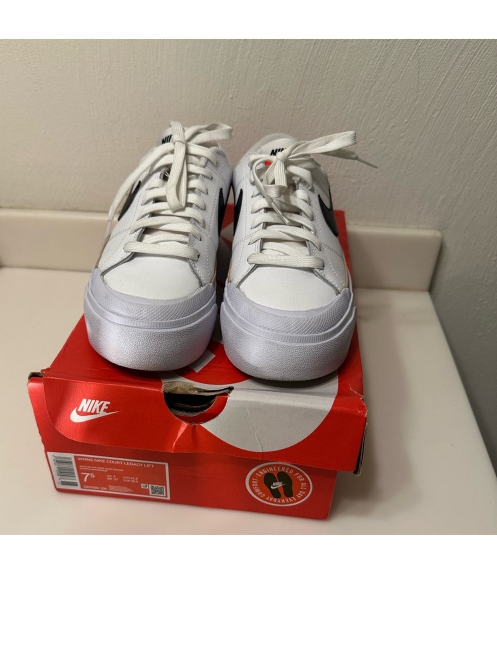 Nike Women's Court Legacy Lift White Low-Top Sneakers 7.5 worn only once!